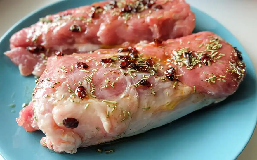 How to cook pork chops in the oven