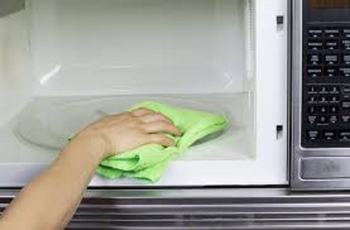 How to clean a Maytag microwave