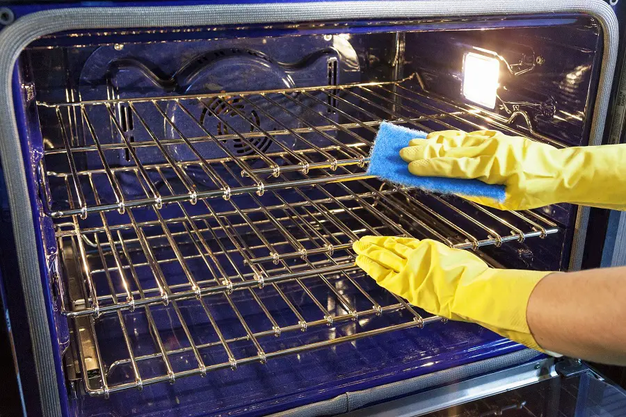 How To Clean A Hotpoint Oven/Stove [Detailed Guide]